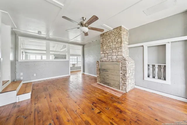 $149,900 | 897 Zig Zag Avenue, Devine, TX 78016