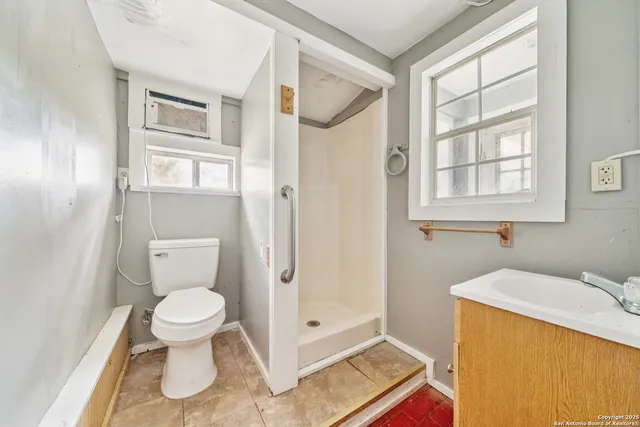 $149,900 | 897 Zig Zag Avenue, Devine, TX 78016