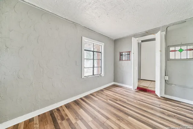 $149,900 | 897 Zig Zag Avenue, Devine, TX 78016