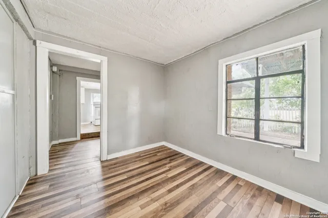 $149,900 | 897 Zig Zag Avenue, Devine, TX 78016