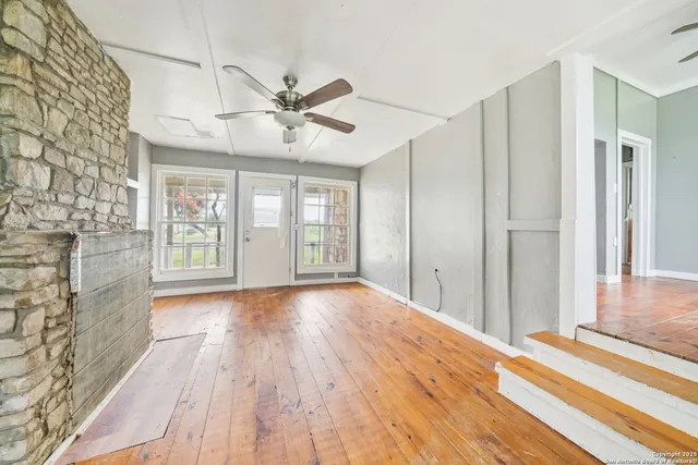 $149,900 | 897 Zig Zag Avenue, Devine, TX 78016