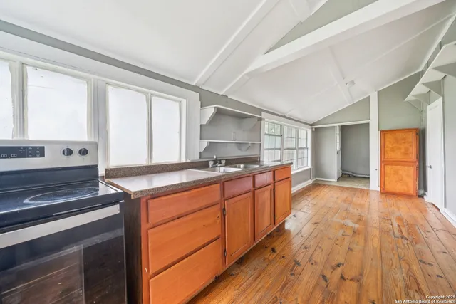 $149,900 | 897 Zig Zag Avenue, Devine, TX 78016