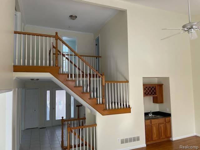 47786 Lighthouse Drive Macomb, MI 48044 - Photo 5 of 32 Staircase