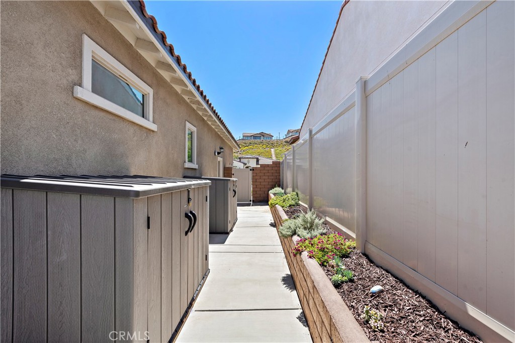 24301 Overlook Drive Corona, CA 92883 - Photo 16 of 20