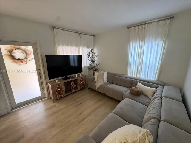 $1,300 | 13926 Southwest 65th Terrace, Unit 3, Miami, FL 33183