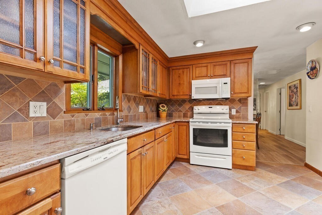 4 Gwinnett Road Peabody, MA 01960 - Photo 11 of 35 Gallery Image 11
