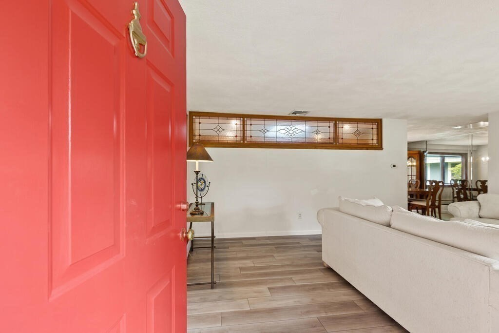 4 Gwinnett Road Peabody, MA 01960 - Photo 5 of 35 Gallery Image 5