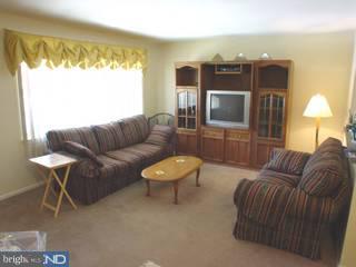10850 Rayland Road Philadelphia, PA 19154 - Photo 2 of 6 Gallery Image 2