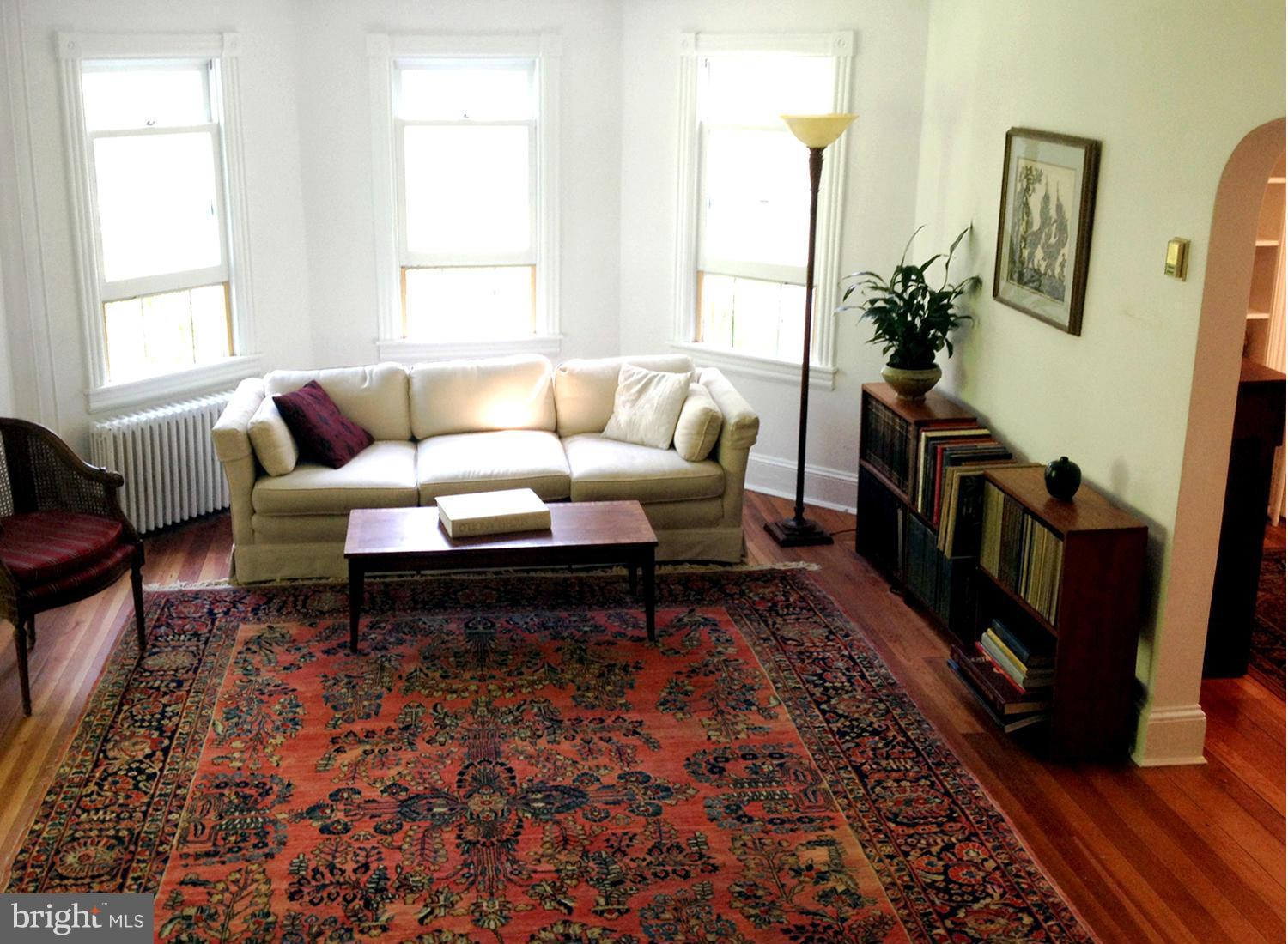 1111 Collison Road Mayo, MD 21037 - Photo 12 of 28 Living Room with Sunny Bay