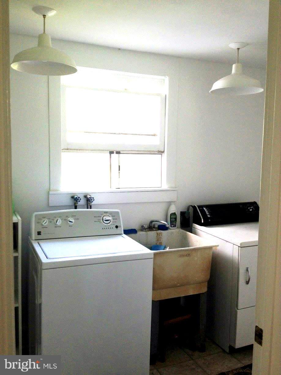 1111 Collison Road Mayo, MD 21037 - Photo 20 of 28 Laundry with Utility Sink