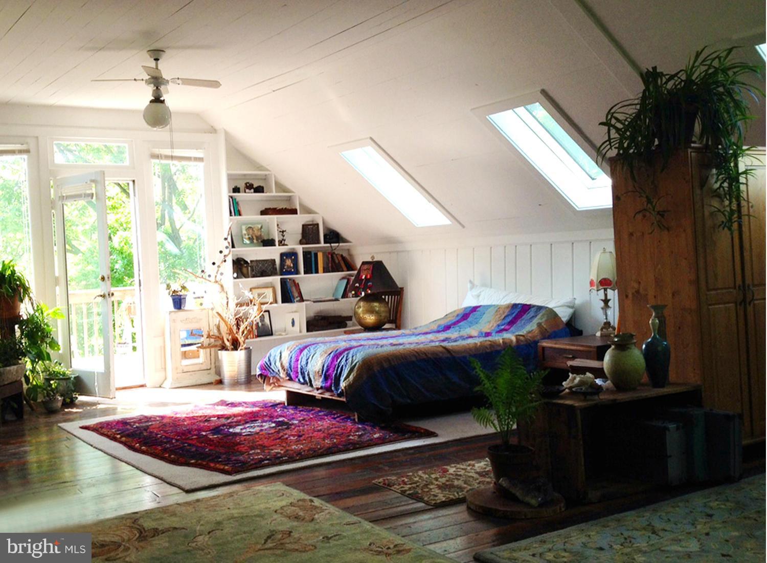 1111 Collison Road Mayo, MD 21037 - Photo 22 of 28 Vaulted Skylit Bedroom with Romantic Deck
