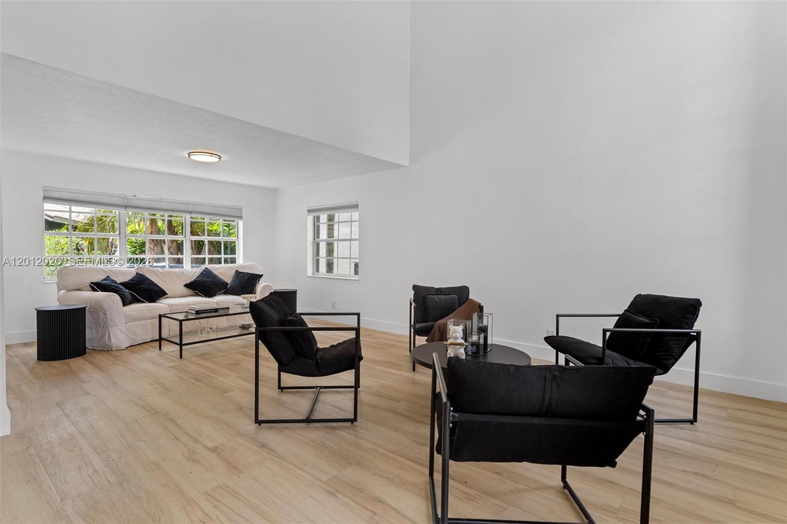 303 Bridgeton Road Weston, FL 33326 - Photo 13 of 52