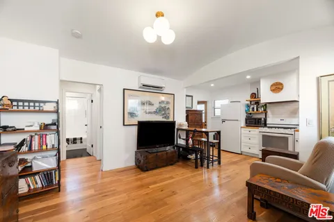 $399,000 | 5846 3/4 Willoughby Avenue, Los Angeles, CA 90038