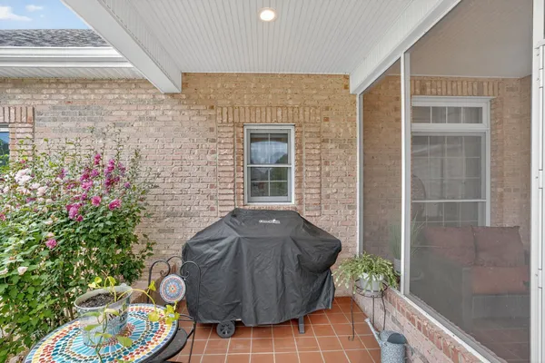 $699,900 | 594 Waters Edge Drive, Estill Springs, TN 37330