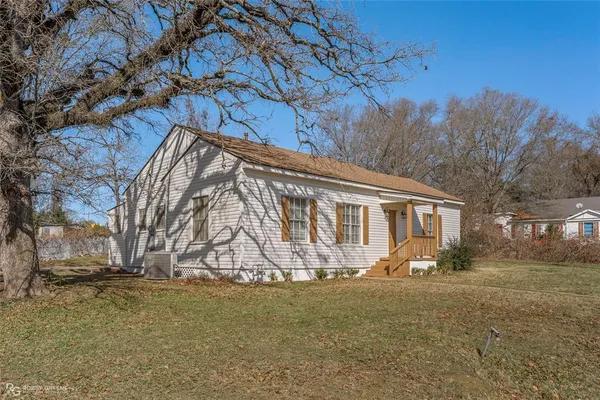 a front view of house with yard