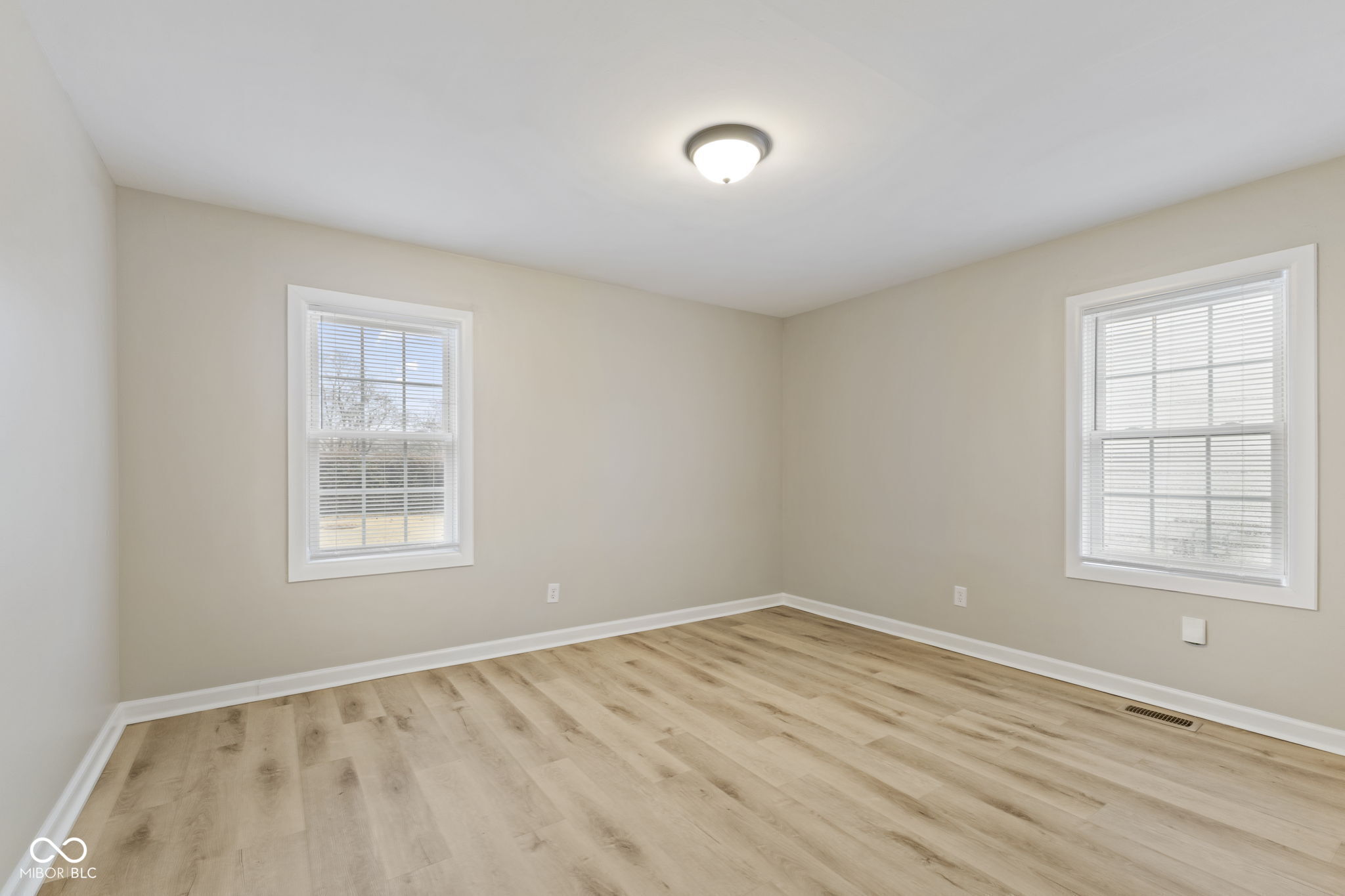 2815 Lucas Way Columbus, IN 47203 - Photo 21 of 31