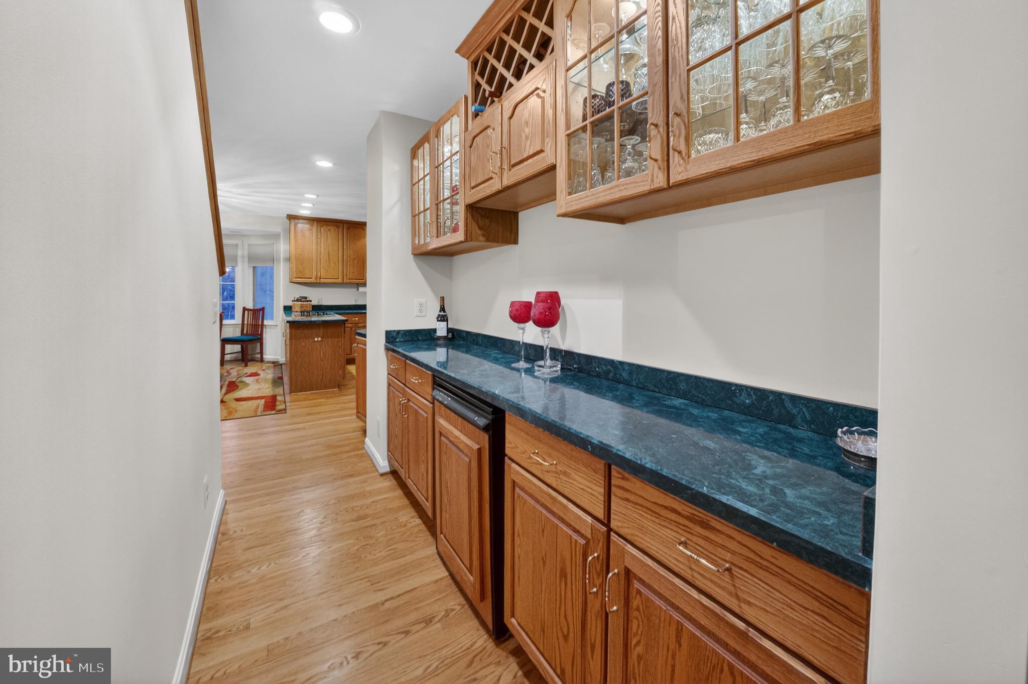 2701 Olney Sandy Spring Road Olney, MD 20832 - Photo 18 of 48 Butler's pantry and Bar