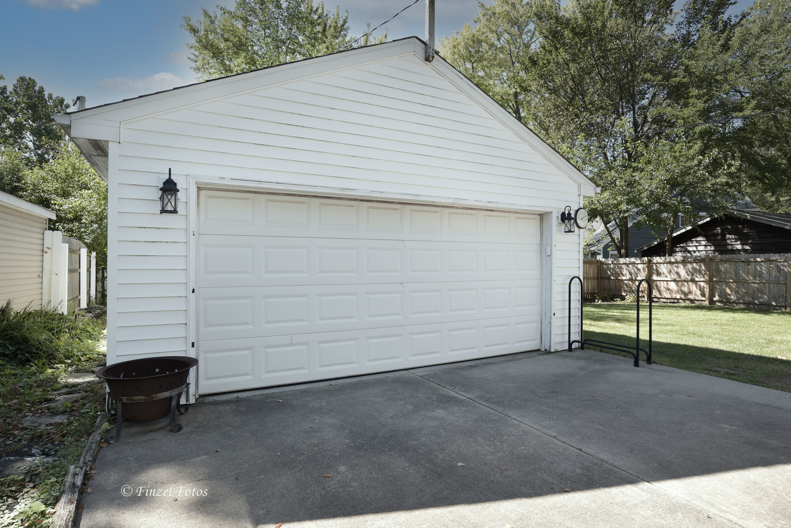 3101 Thrush Lane Rolling Meadows, IL 60008 - Photo 15 of 16 a view of a house with backyard