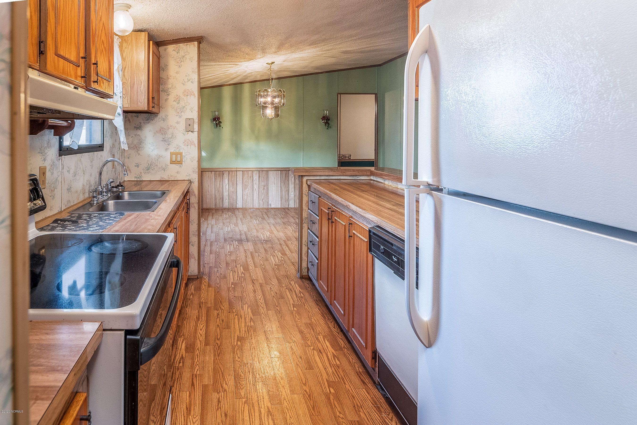 302 Laurie Ellis Road Winterville, NC 28590 - Photo 2 of 15 qrn-YrxA