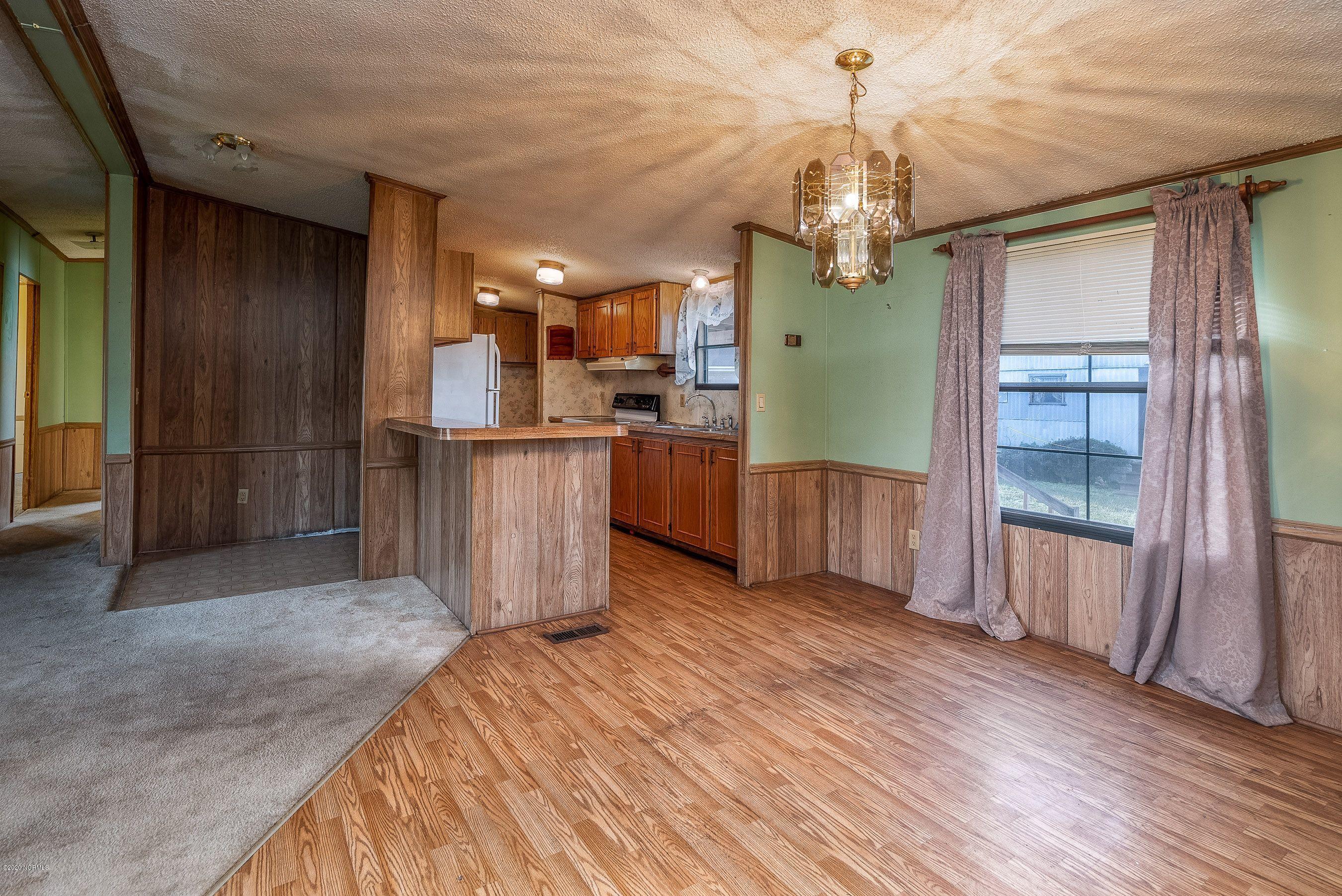 302 Laurie Ellis Road Winterville, NC 28590 - Photo 4 of 15 RWAFvB8A
