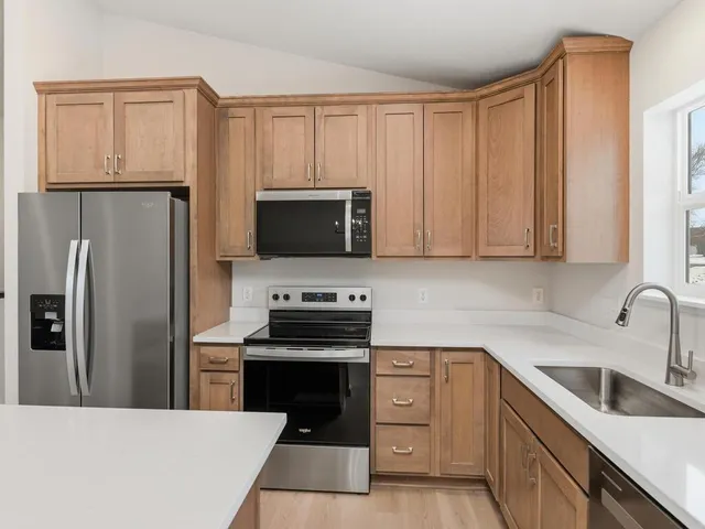 $415,900 | 2146 River Bend Trail, Mayer, MN 55360