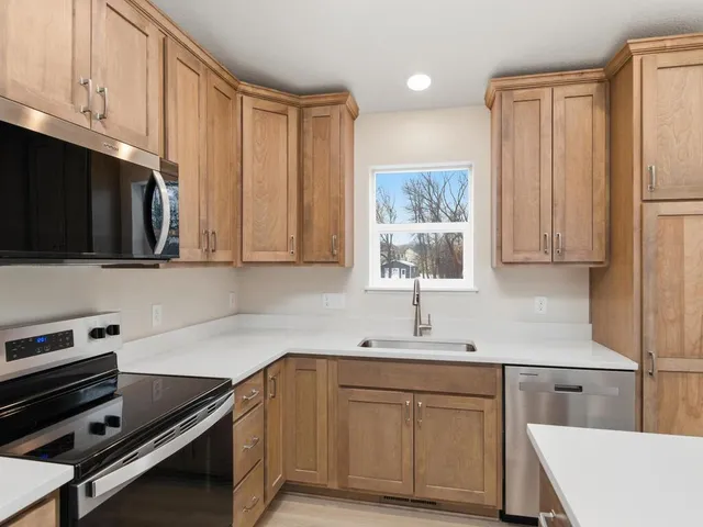 $415,900 | 2146 River Bend Trail, Mayer, MN 55360