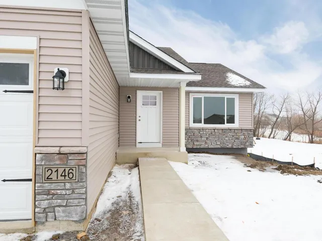 $415,900 | 2146 River Bend Trail, Mayer, MN 55360