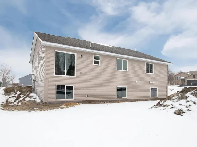 $415,900 | 2146 River Bend Trail, Mayer, MN 55360