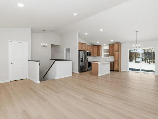 $415,900 | 2146 River Bend Trail, Mayer, MN 55360