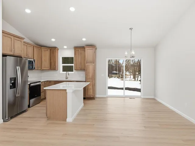 $415,900 | 2146 River Bend Trail, Mayer, MN 55360