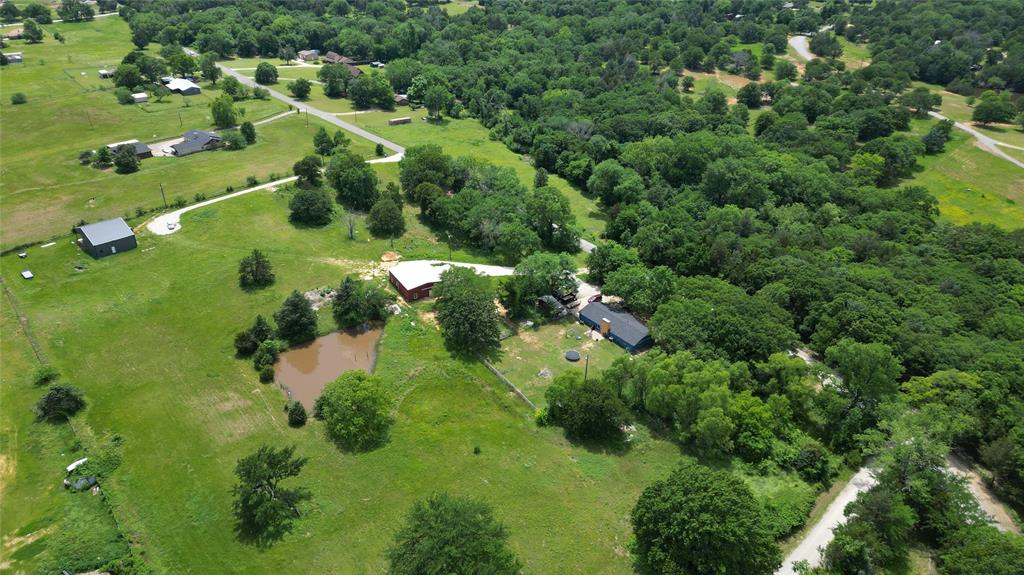 3318 Desvoignes Road Denison, TX 75021 - Photo 3 of 3 a view of a garden