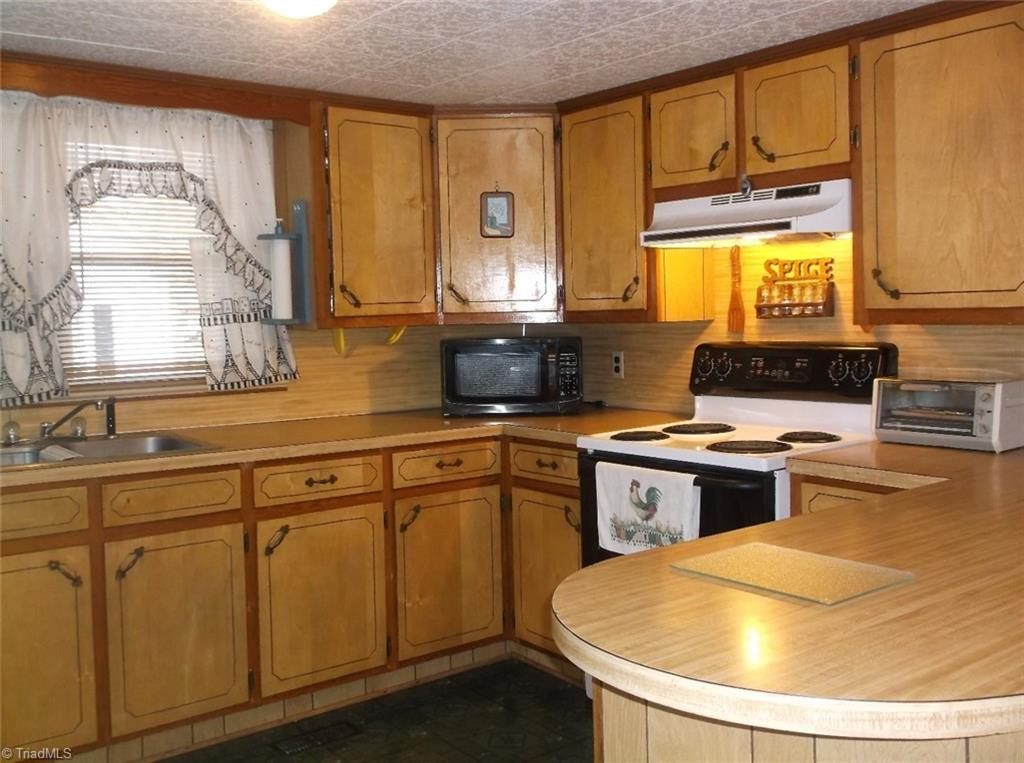 127 South Fieldcrest Road Eden, NC 27288 - Photo 25 of 39 Gallery Image 25