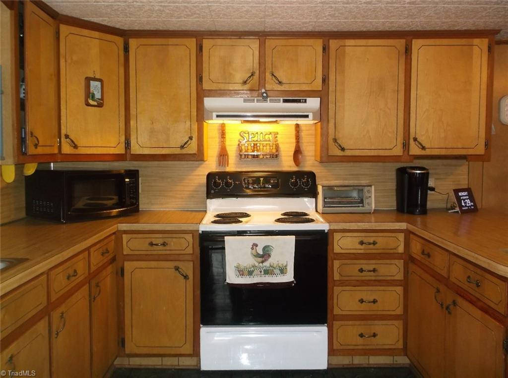 127 South Fieldcrest Road Eden, NC 27288 - Photo 26 of 39 Gallery Image 26