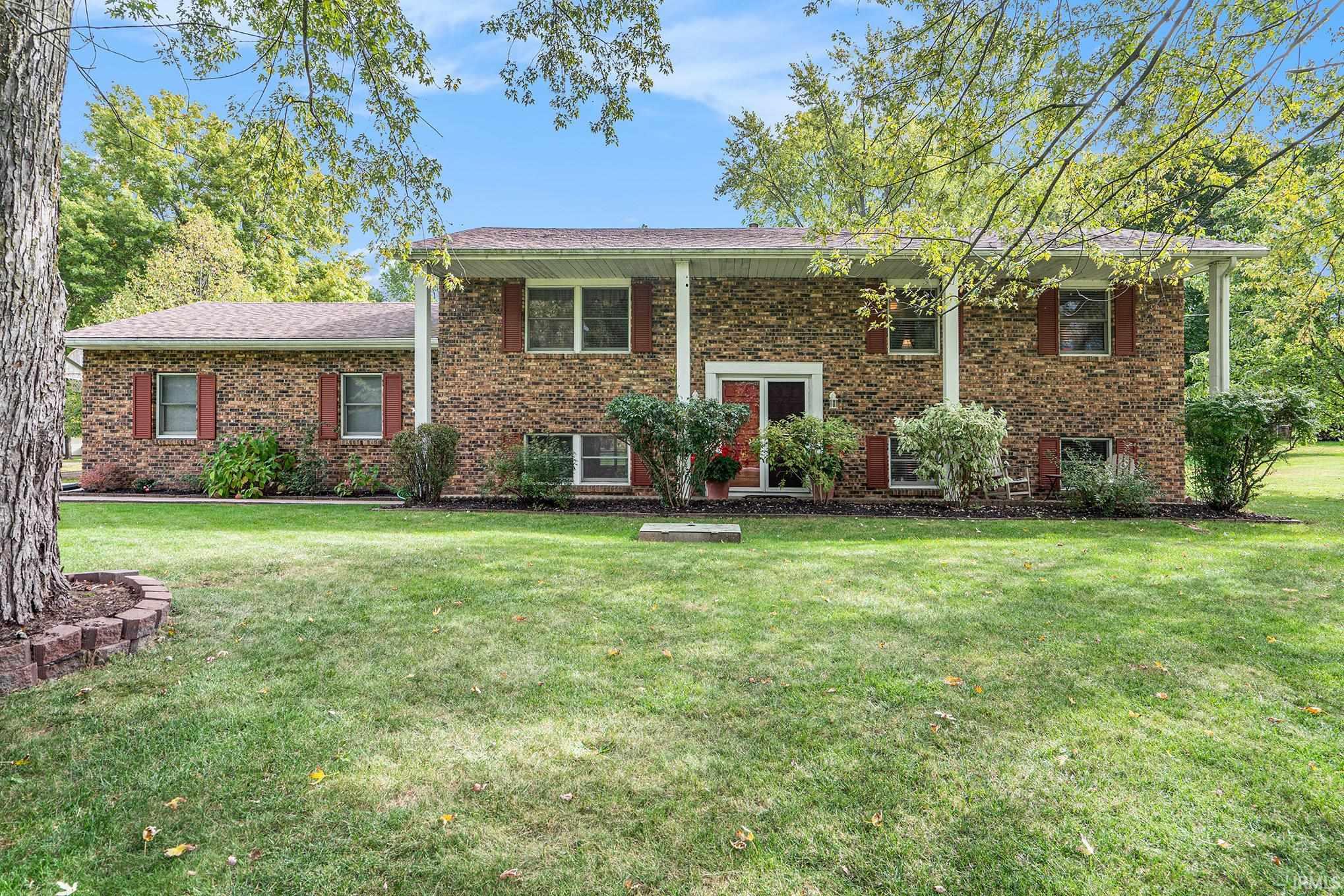 64468 Meadow Ridge Drive Goshen, IN 46526 - Photo 2 of 27