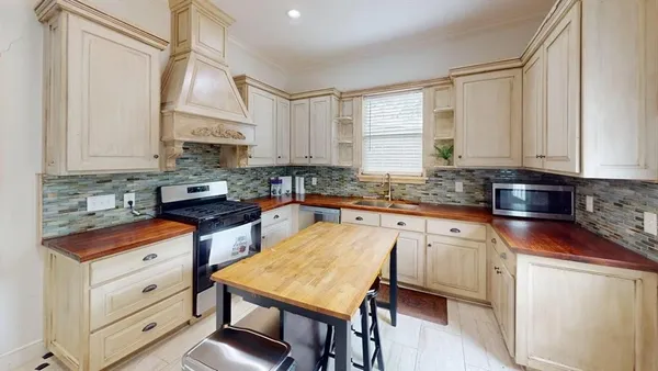 $3,099 | 4523 Sycamore Street, Dallas, TX 75204