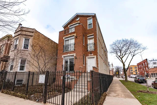 $4,240 | 1401 North Artesian Avenue, Unit 1, Chicago, IL 60622