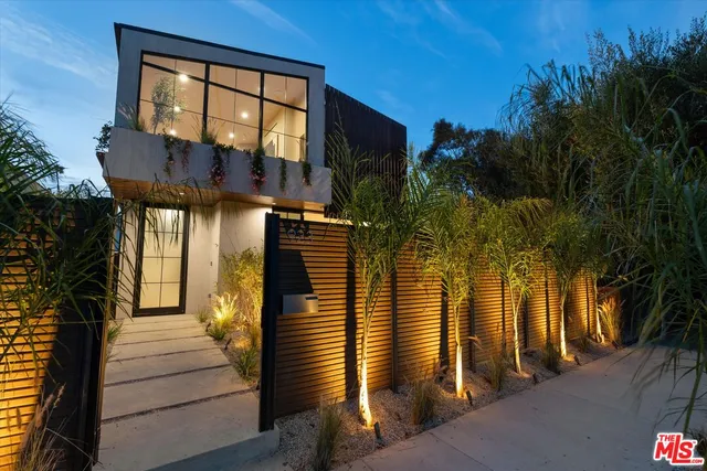 $4,995,000 | 923 Milwood Avenue, Venice, CA 90291