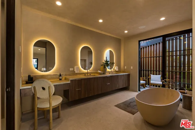 $4,995,000 | 923 Milwood Avenue, Venice, CA 90291