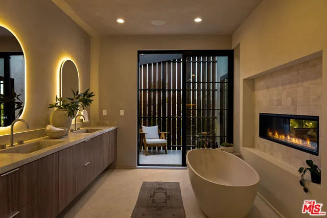 $4,995,000 | 923 Milwood Avenue, Venice, CA 90291