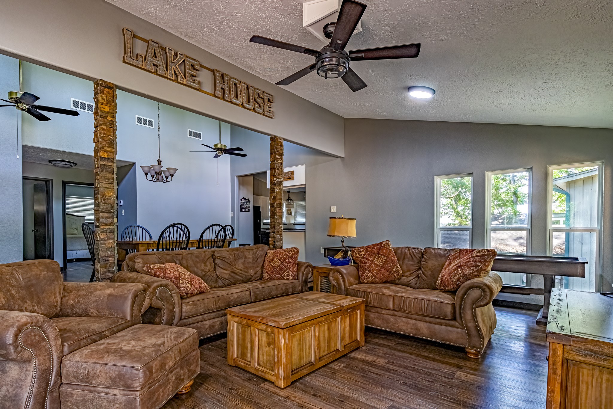 470 South Lakeview Drive Point Blank, TX 77364 - Photo 10 of 33 Living Room