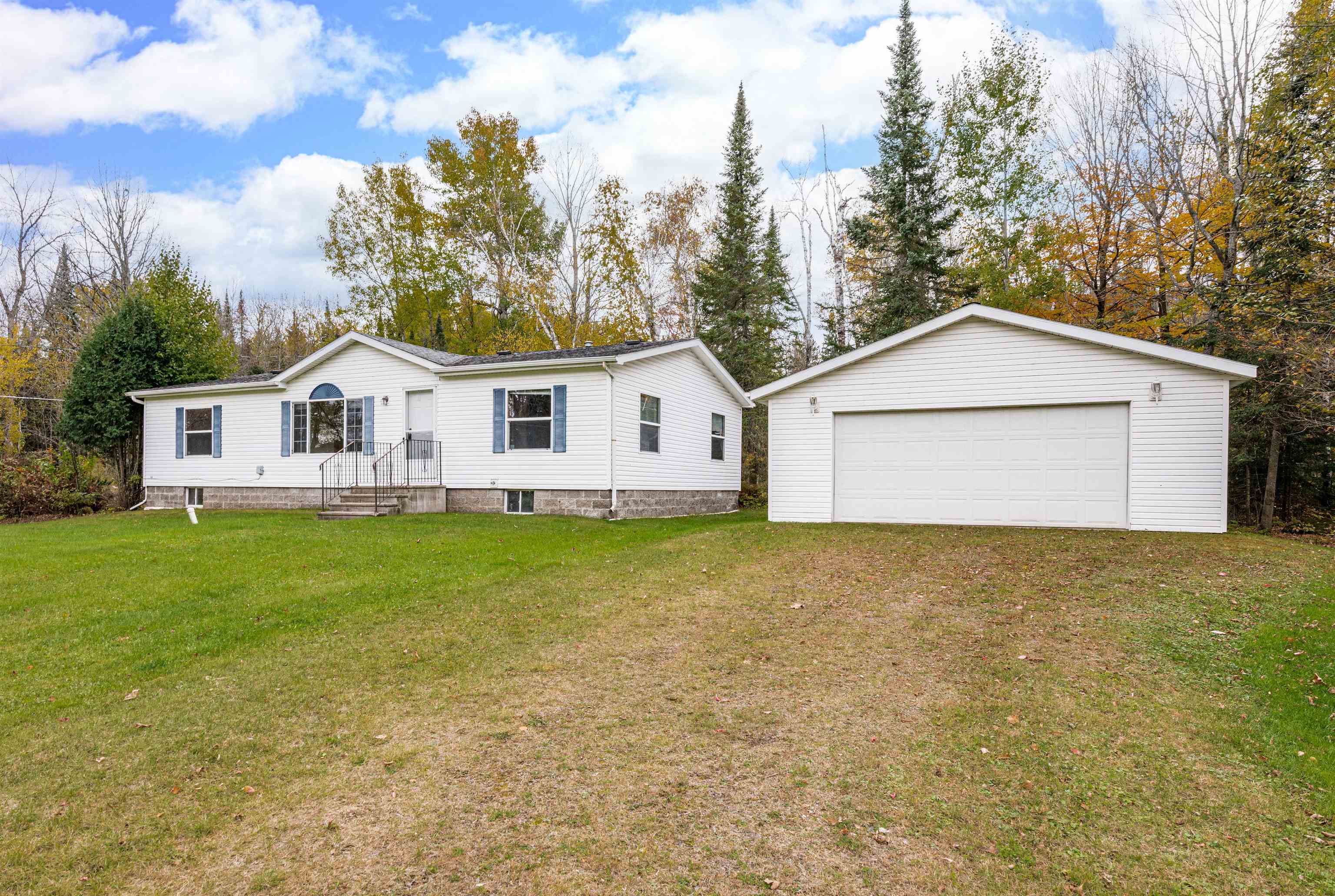 4865 Daniels Road Duluth, MN 55811 - Photo 2 of 25