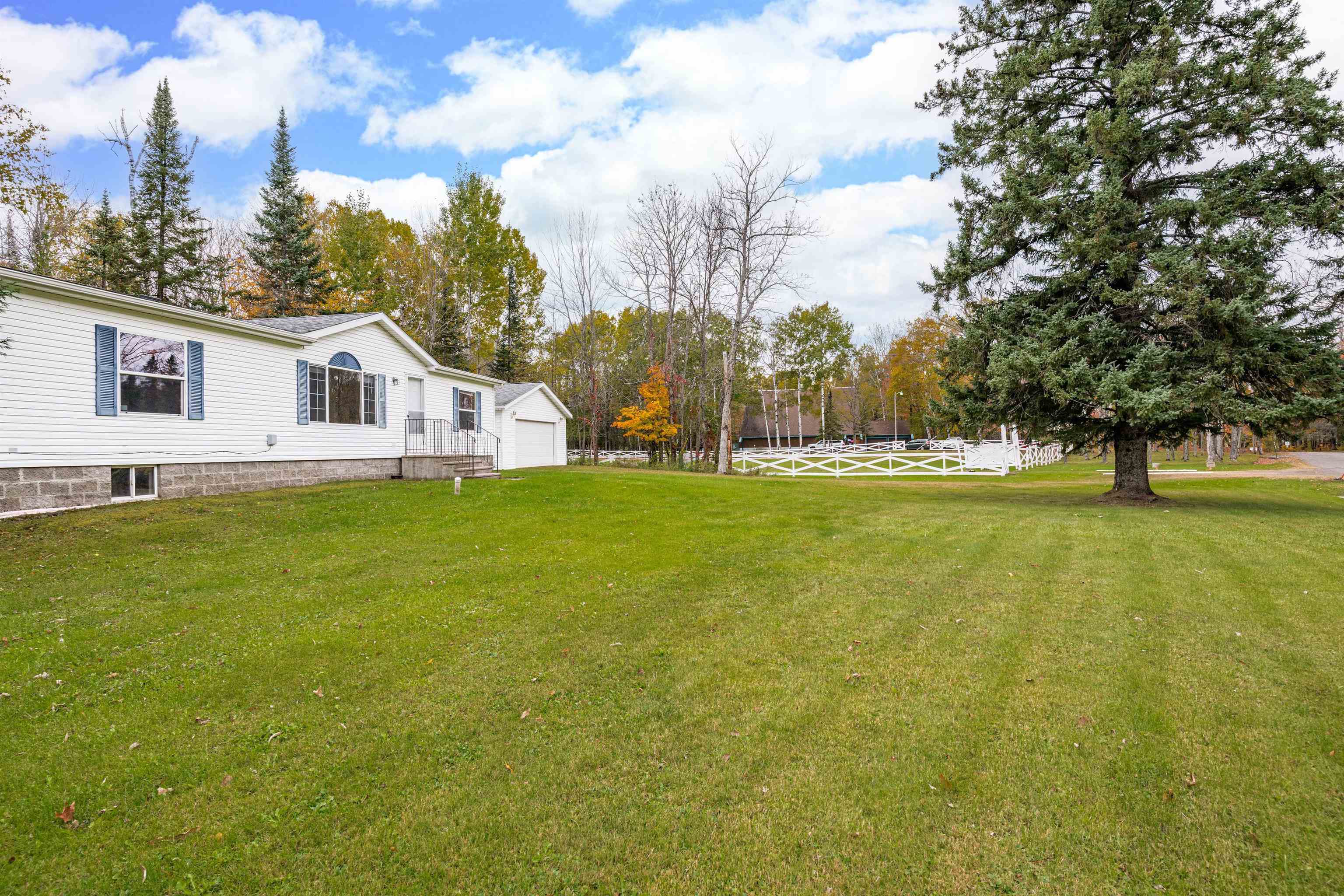 4865 Daniels Road Duluth, MN 55811 - Photo 4 of 25