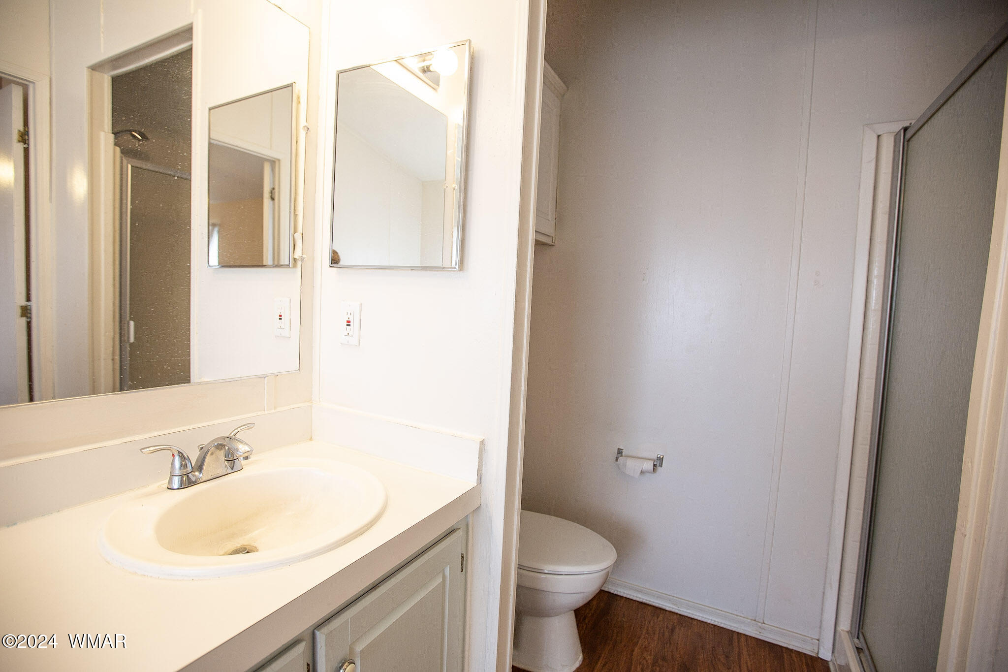 748 West School Bus Road Eagar, AZ 85925 - Photo 14 of 26 Primary Bathroom
