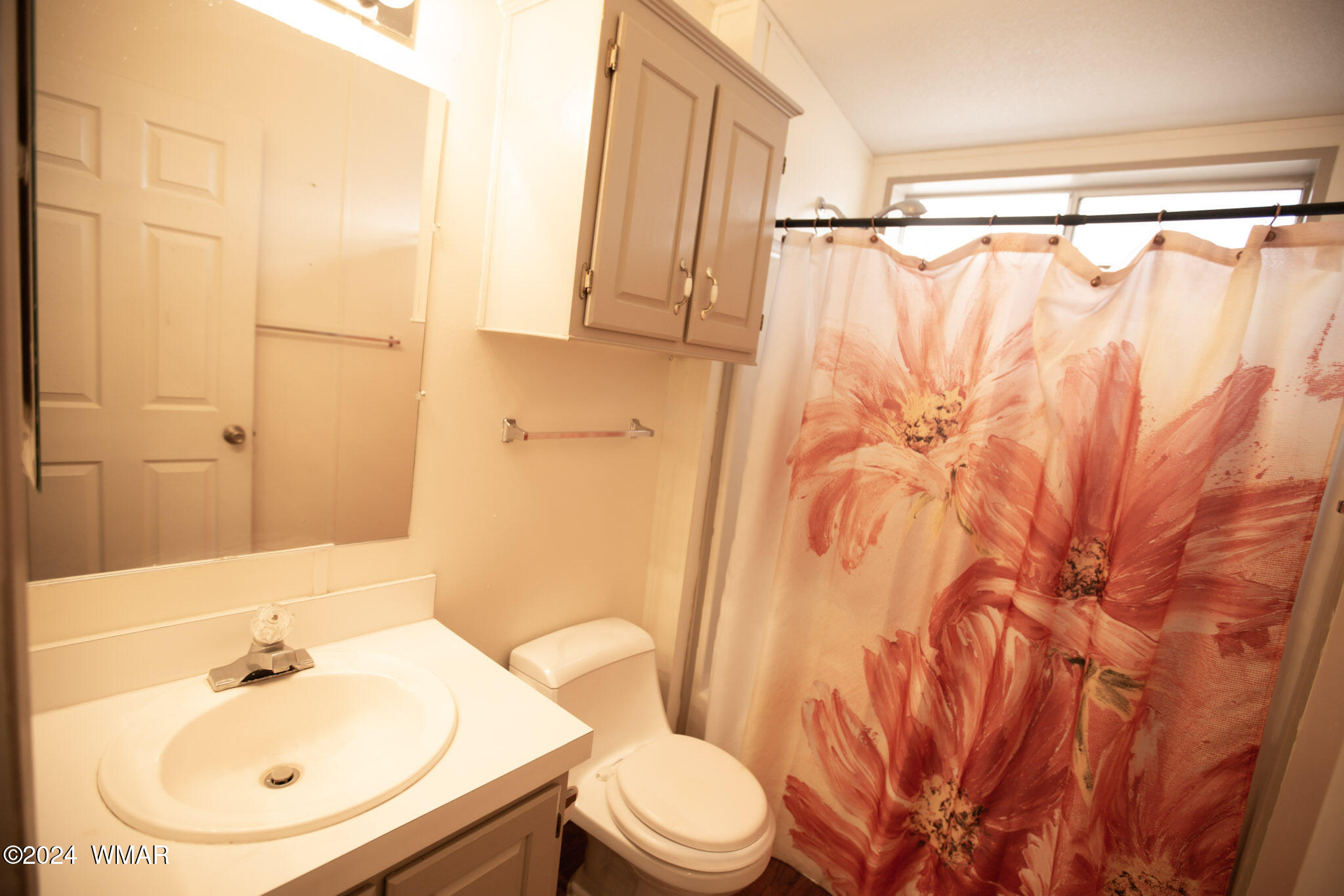 748 West School Bus Road Eagar, AZ 85925 - Photo 15 of 26 Bathroom