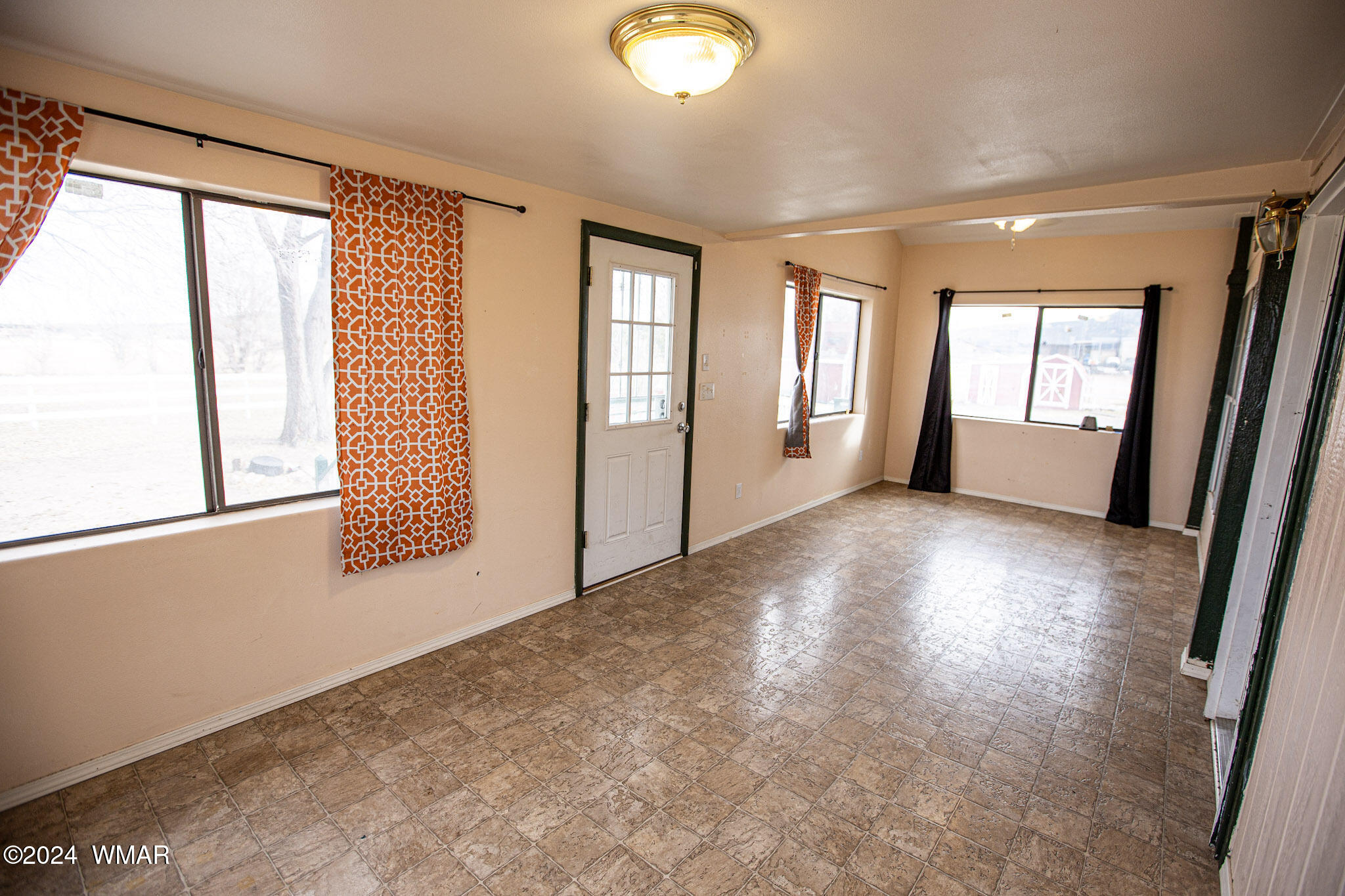 748 West School Bus Road Eagar, AZ 85925 - Photo 21 of 26 Arizona Room