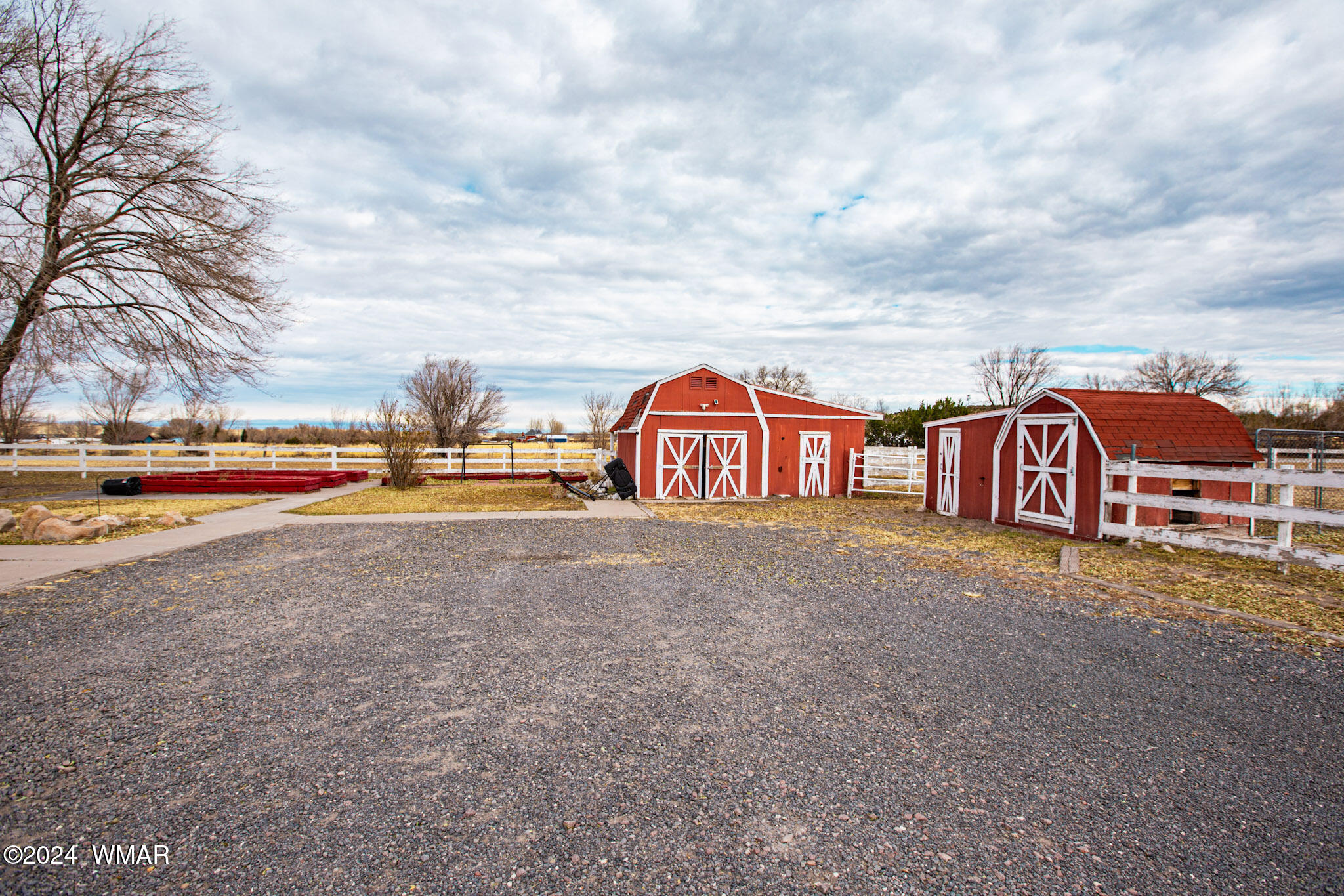 748 West School Bus Road Eagar, AZ 85925 - Photo 24 of 26 Barn and Chicken Coop