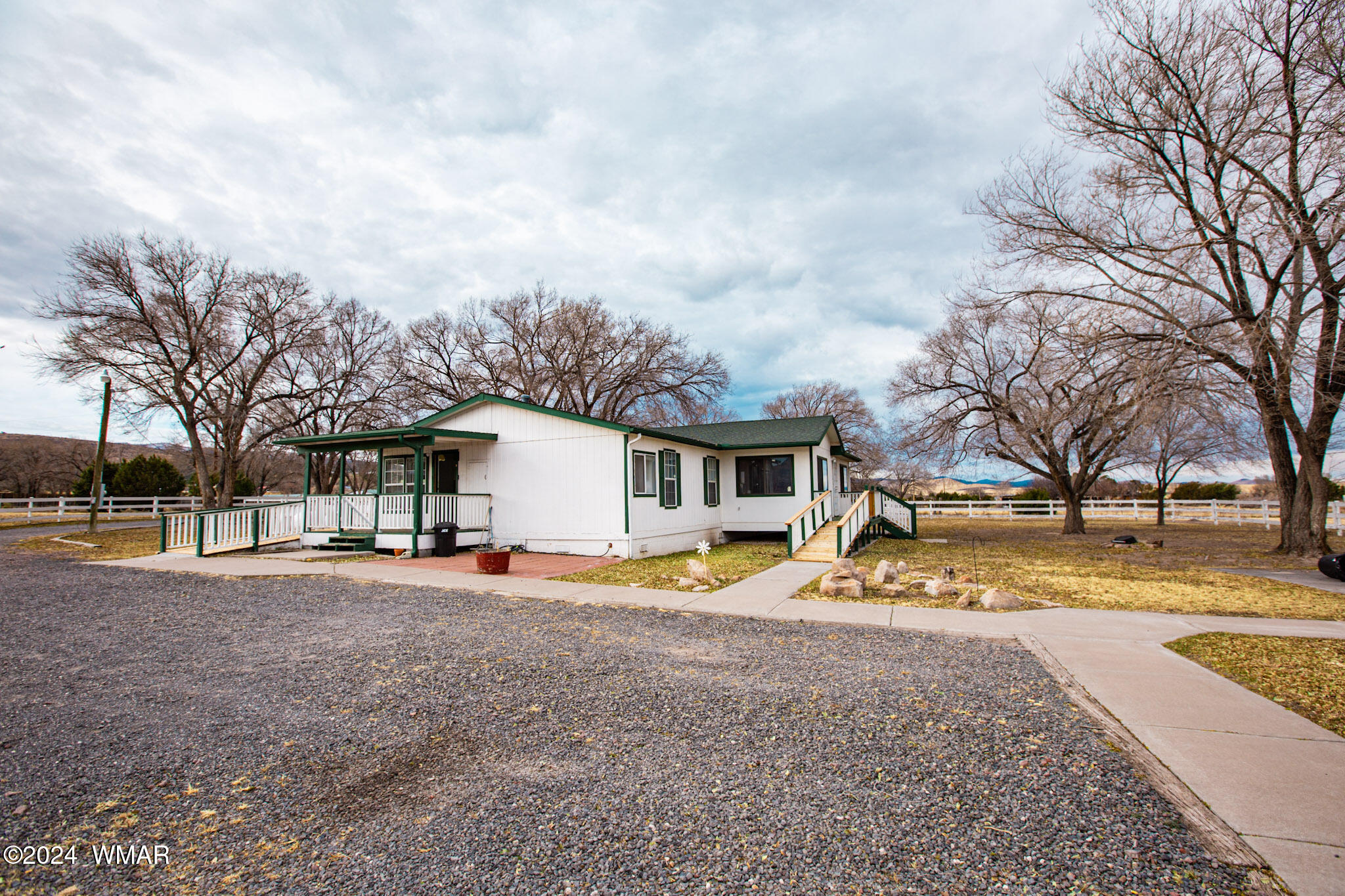 748 West School Bus Road Eagar, AZ 85925 - Photo 26 of 26 Side of house from Barn
