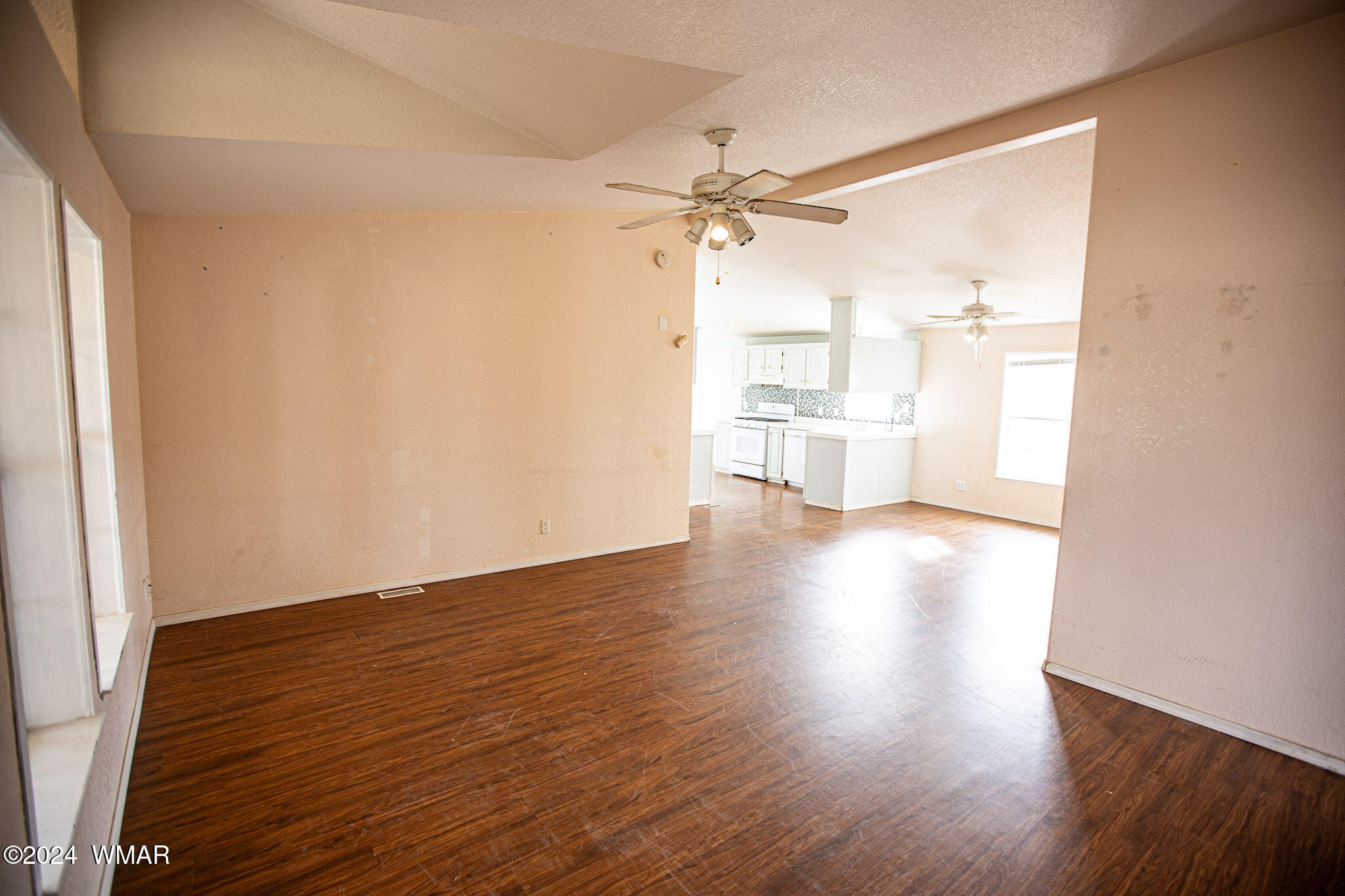 748 West School Bus Road Eagar, AZ 85925 - Photo 10 of 26 Living Room