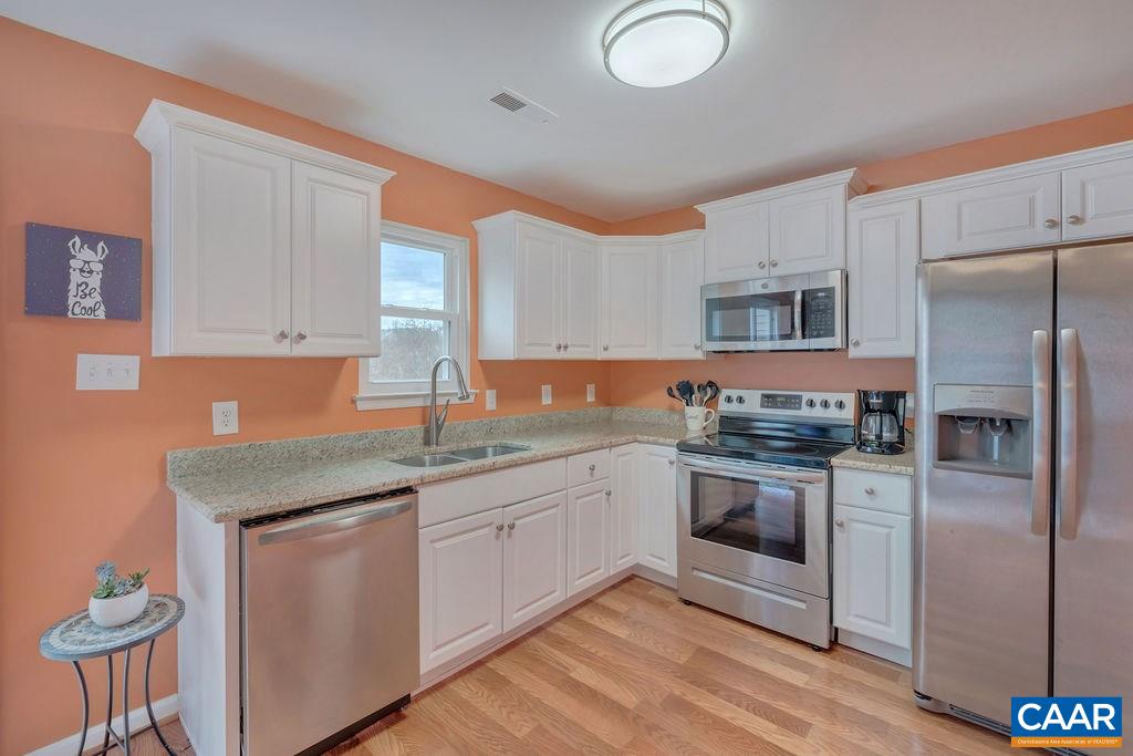 420 Riverside Avenue Charlottesville, VA 22902 - Photo 11 of 26 Gallery Image 11