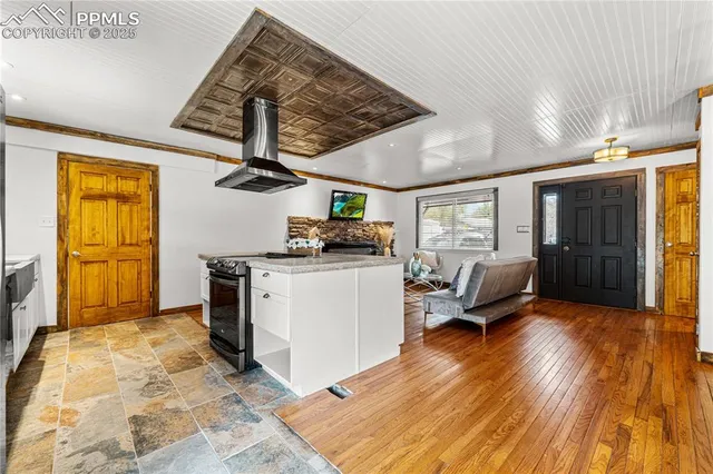 $380,000 | 11 Mac Naughton Road, Pueblo, CO 81001